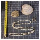 R2 5Pc Coral Shell necklace / earrings Clam shell