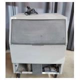 T3 Commercial ice machine 30x30x40" 120v
