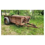 JT Byron IH 155, Single Beater Manure Spreader