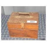 S2 Antique Bait / worm box 5x7x9"