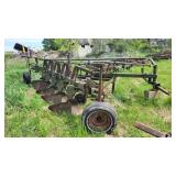 JT Byron Oliver 5 Bottom Hyd . reset Plow