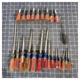 R3 24Pc Craftsman Regulars Screw drivers