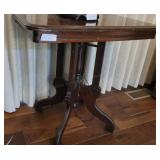 Victorian Pedistal Table 18x28x28.5"