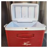 E1 Rubbemaid cooler 13x16x20'