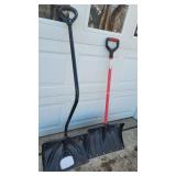 YD 2 Strait & Curved Handle Snow Shovels