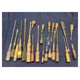 T2 23 Pc Wood Handle Screwdrivers Vintage