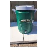 E Menards Rubbermaid 5 GAL Beverage Container