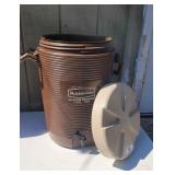 E Rubbermaid 5 Gallon Beverage Container