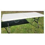 F 6ft Folding table with handle