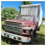 1985 Ford F-700 series medium-duty diesel box