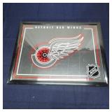 Detroit Red Wings decorative wall mirror measuring
