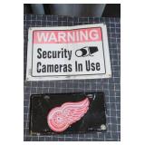 T6 - Two-Piece Metal Sign Lot Red Wings This two-p