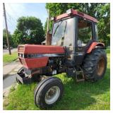 Case International 885 XL diesel tractor featuring