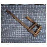 Q1 - Primitive Hartford Bar Clamp 22 Inc Antique H