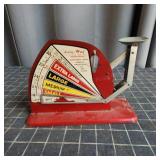 S2 - Jiffy-Way Vintage Egg Scale - Owato Jiffy-Way