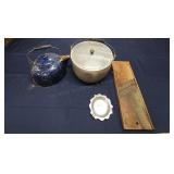 F3 - Vintage Enamelware Kettle, Aluminum Lot inclu