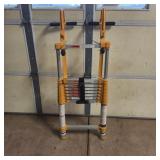 T4 - Xtend & Climb Telescoping Ladder wi Xtend & C