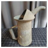 R2 - Vintage Two Quart Liquid Oil Measur Antique g