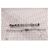 Snap-On 3/8 drive sockets, ratchet & extention 15p