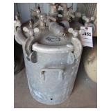 Devilbiss 7 Gallon Pressure Feed Tank