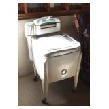 Vintage Maytag Ringer / Washer