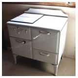 Vintage Detroit Jewel Enameled Gas Range