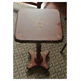 Collapsible Pedestal Table