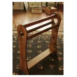 Pine Quilt Rack w/ Heart Accents
