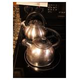 2 oven top tea kettles
