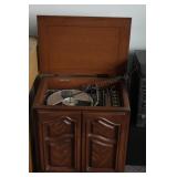 Sound Design Turntable in Cabinet