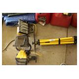 Double Pedestal & Single Halogen Work Lights