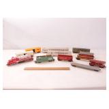 Assorted HO Scale Engine & Cars 12pc