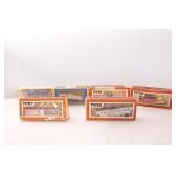 Group of 6 HO Scale Tyco & AHM Train Cars