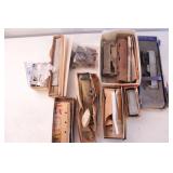 Group of 9 HO Scale Train Cars / Parts