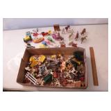 Boxlot Quantity of plastic toys