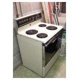 Magic Chef Electric Range