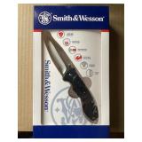 NEW Smith & Wesson knife