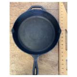 Lodge cast iron skillet