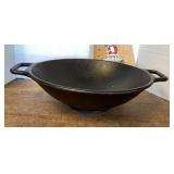 Lodge cast iron wok