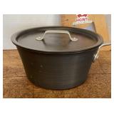 Calphalon sauce pot with lid