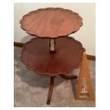 2-tier piecrust table 2-tier piecrust table