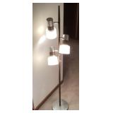 MCM floor lamp--works MCM floor lamp--works