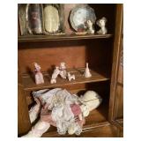 Contents of cabinet Contents of cabinet