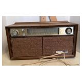 GE dual speaker radio GE dual speaker radio