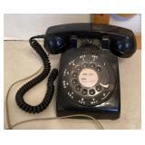 Black rotary desk phone Black rotary desk phone