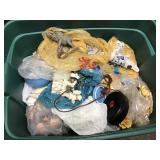 Tote of household decor items