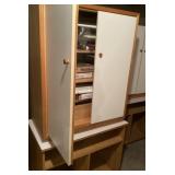 Counter height cabinet and wall cabinet Counter height cabinet and wall cabinet