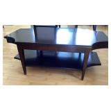 Coffee table 32x52x19' tall Coffee table 32x52x19' tall