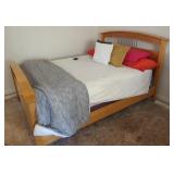 Full size bed Full size bed