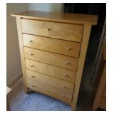 Contemporary chest of drawers Contemporary chest of drawers